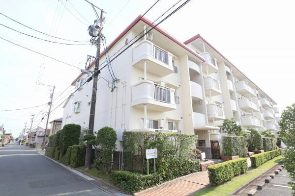 芳川ハイツ4号棟