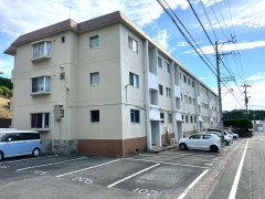新着情報＠中央区富塚町♪自然豊かな閑静な住宅街に佇む３ＬＤＫ中古マンション♪