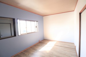 ２階の和室は洋室に変更されました。