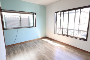 ２階の洋室。壁天井クロス貼替で雰囲気が変わりました