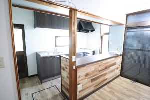 塗装とクロス貼替でガラッとイメージが変わります