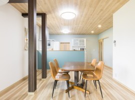 柱を活かして魅せる空間に　自然と調和するLDKリフォーム